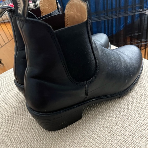 Blundstone boots Women's Style 1673 black. Size 7 US. - Picture 2 of 4